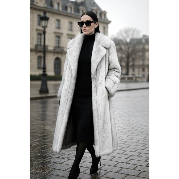 Rare Saga Fox White Fur Coat | Arctic Glamour, Spiral Sleeves, Bridal or Archive - Picture 14 of 16